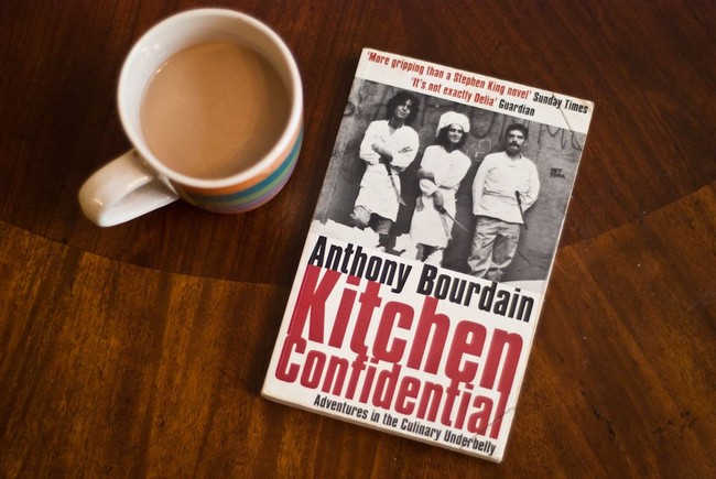 Dari Tato hingga Rendang, 10 Hal Unik dari Anthony Bourdain yang Menarik