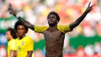 Nah, ini kalau Neymar buka baju. Suka nggak? Foto: Leonhard Foeger/Reuters