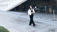 Saat menghabiskan akhir pekan sambil jalan-jalan di Los Angeles (jscmila/Instagram)