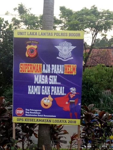 Spanduk imbauan mudik di jalur puncak