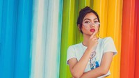 Marion Jola tetap kece meski diserang netizen soal perutnya yang disebut terlihat buncit. Foto: Instagram Marion Jola