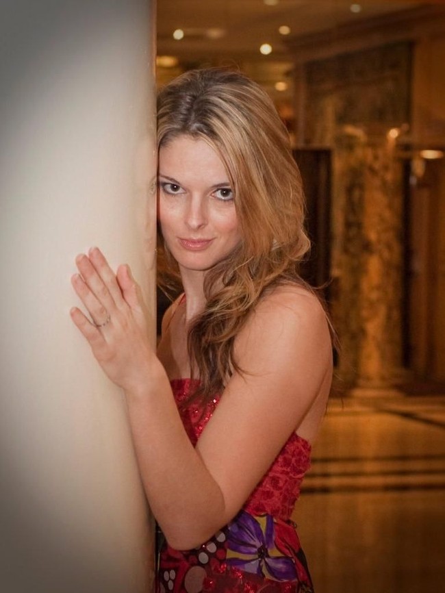 Lisa Kelly lahir di Michigan pada 1980 silam. Seiring berjalannya waktu, Lisa tumbuh sebagai perempuan cantik dengan paras bak model. (Foto: Instagram/@LisaKellyIRT)