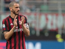 Bonucci sempat meninggalkan Juventus pada musim panas 2017 untuk pindah ke AC Milan. Namun, bek berusia 31 tahun itu kembali dilepas Milan ke sang rival di musim panas 2018 dengan dibarter Caldara. (Foto: Emilio Andreoli/Getty Images)