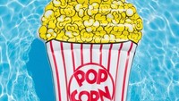Lucu banget! Selain ada penghapus dan lilin bentuk popcorn, sekarang ada pool float bentuk popcorn. Pasti kamu mau, kan? Foto: Kathryn Wirsing