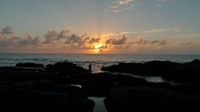 Keindahan pulau ini rasanya tak lekang oleh waktu. Saat lelah karena berkeliling seharian, traveler bisa mennghabiskan senja di pinggi pantai. Fenomena sunset menjadi hal yang juga sayang dilewatkan di pulau ini. (Barbra Austin/CNN)