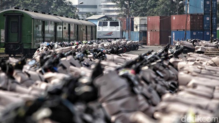 Program mudik gratis motor yang digagas oleh Kemhub diminati warga. Pengiriman motor gratis dengan kereta api ini melayani ke beberapa daerah di Pulau Jawa.