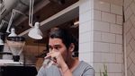 Ini Gaya Keren Virzha, Ketika Ngopi hingga Buka Puasa Bareng Teman