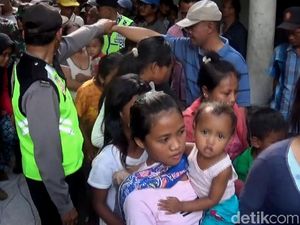 Demi Zakat Rp 30 Ribu, Ribuan Warga di Mojokerto Rela Berdesakan