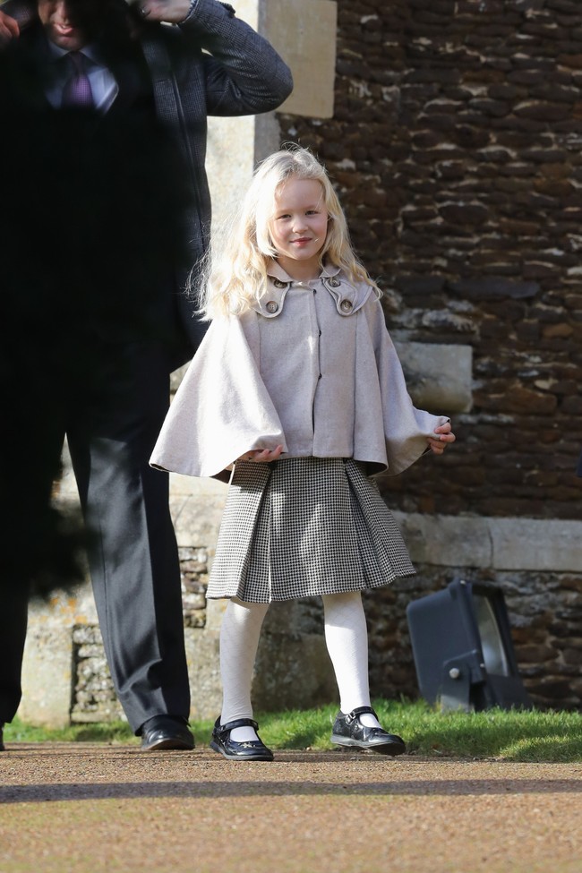 Meskipun dia adalah cicit Ratu, namun Savannah tak punya titel putri di depan namanya. Ini karena ketika ayahnya lahir tahun 1977, orangtuanya, Putri Anne dan Kapten Mark Phillips menolak tawaran Ratu memberikan titel kerajaan untuk putranya. Setelahnya, keturunan Peter Phillips pun tak punya gelar. Foto: Dok. Getty Images