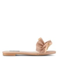 Sandal sederhana tapi menarik lain bisa ditemukan di Zalora. Salah satu opsi menariknya adalah Ruffle Sandals warna nude yang turun menjadi Rp 249 ribuan ini. Foto: Zalora