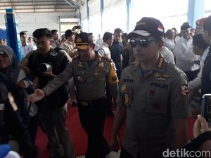 Kapolri, Panglima, dan 3 Menteri Tinjau Arus Mudik di Merak