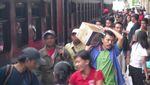 Mudik Jadul: Adu Maut di Kereta hingga Horor Macet di Cikampek