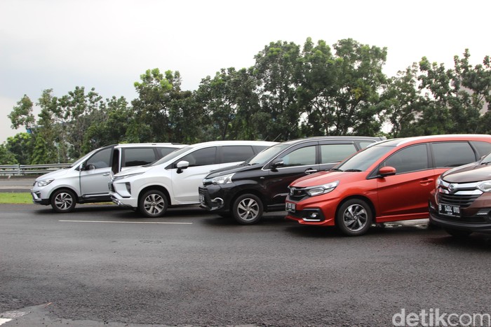 Adu Irit 6 Mobil Low MPV