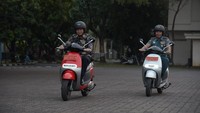 Motor listrik ini untuk mendukung pelaksanaan pengamanan VVIP oleh personel Paspampres sebagai kendaraan patroli dan operasional di Istana Negara dan Istana Bogor. Pool/Viar Motor Indonesia.