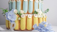 Toko kue ini bahkan bisa membuat kue ulang tahun yang terbuat dari eclair yang disusun bertingkat. Unik ya! Foto: instagram @eclair_littleartwork