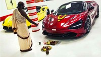 Pada kesempatan berbeda, ada juga McLaren 720S lainnya yang baru tiba ke India tepatnya di Pune, Maharashtra.  Foto: Pool (drivespark)