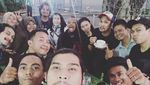 Ini Gaya Keren Virzha, Ketika Ngopi hingga Buka Puasa Bareng Teman