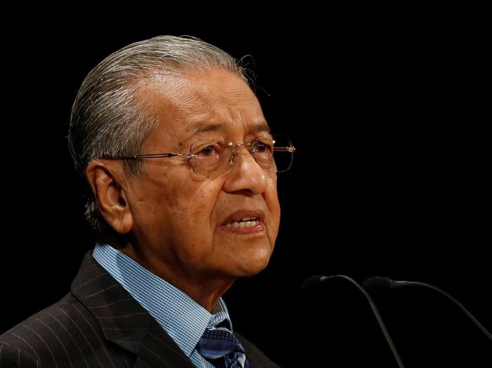 Malaysian Prime Minister Mahathir Mohamad delivers a speech at the International Conference on the Future of Asia in Tokyo, Japan June 11, 2018. REUTERS/Issei Kato