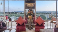 Sejumlah fitur mewah seperti balkon privat menghadap Singapura juga akan memanjakan Kim. Indah sekali ya? (St Regis Singapore) 