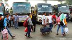 Melihat Ramainya Terminal Kampung Rambutan di H-5 Lebaran