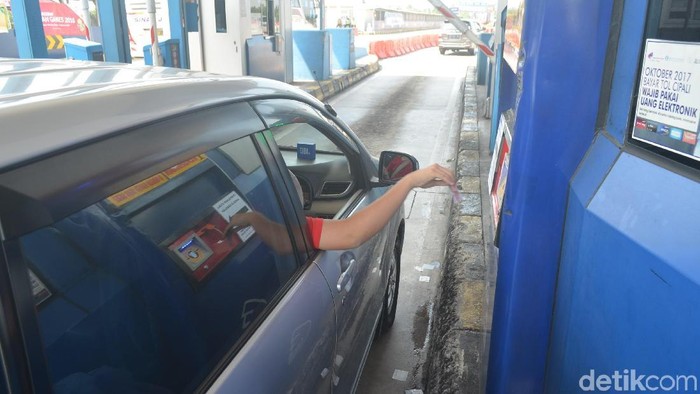 Kartu e-Toll Efektif Urai Antrean di GT Palimanan