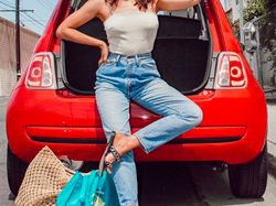 Utang Miliaran di Balik Senyum Manis YouTuber Cantik