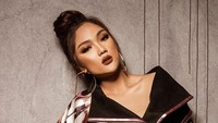 Tapi kini, penampilan Marion terlihat semakin hits. Foto: Instagram Marion Jola