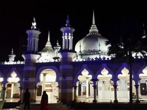 Masjid Tertua di Kuala Lumpur yang Mirip Masjid Nabawi