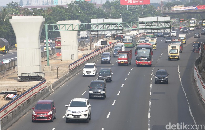 Tol Jakarta Cikampek. Foto: Agung Pambudhy Tol Jakarta Cikampek. Foto: Agung Pambudhy