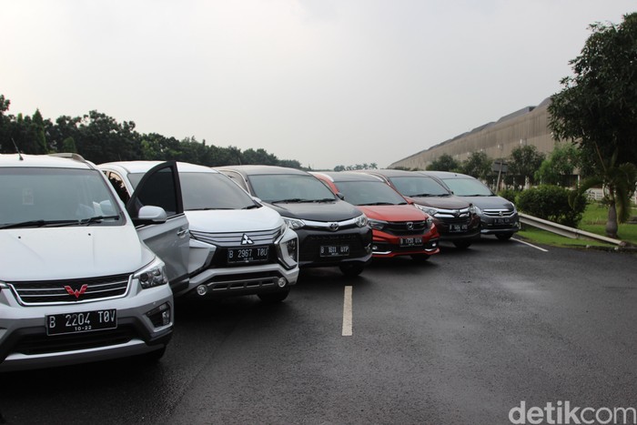 Adu Irit 6 Mobil Low MPV