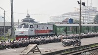 Pengiriman mudik motor gratis menggunakan kereta api ini melayani ke pengiriman Jawa Tengah, Jawa Timur, Jawa Barat dan Yogyakarta.