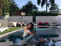 Utang Miliaran di Balik Senyum Manis YouTuber Cantik