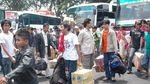 Mudik Jadul: Adu Maut di Kereta hingga Horor Macet di Cikampek
