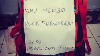 Kebanyakan dari para pemudik motor ini jarang tidur karena jarak tempuh yang dilalui mereka bisa puluhan hingga ratusan kilometer jaraknya. Foto: Internet