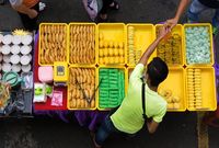 Agar Tak 'Digetok' Harga Saat Makan di Warung Pinggir Jalan, Ini 5 Tipsnya!