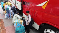 Menurut Frendy Manalu, Kepala Terminal Grogol, total jumlah pemudik dari H-8 hingga H-4 sekitar 3.080 penumpang yang diberangkatkan oleh 234 bus.