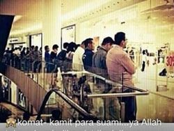 Meme Kocak Pemburu Diskon Baju Lebaran