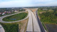 Adanya tol ini akan mempersingkat waktu tempuh dari Bandara Kualanamu ke Danau Toba akan lebih singkat dari saat ini  4-5 jam menjadi 1,5 hingga 2 jam saja. Nantinya semua  akan terhubungkan dengan Tol mulai dari Medan - Kuala Namu - Tebing Tinggi-Pematang Siantar hingga Parapat. Dok. Kementerian PUPR.