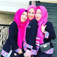 Dina Lorenza sebelumnya sudah aktif menjadi anggota Ikatan Pengusaha Muslim Indonesia yang dipimpin oleh Inggrid Kansil. Foto: Instagram/DinaLorenza1975