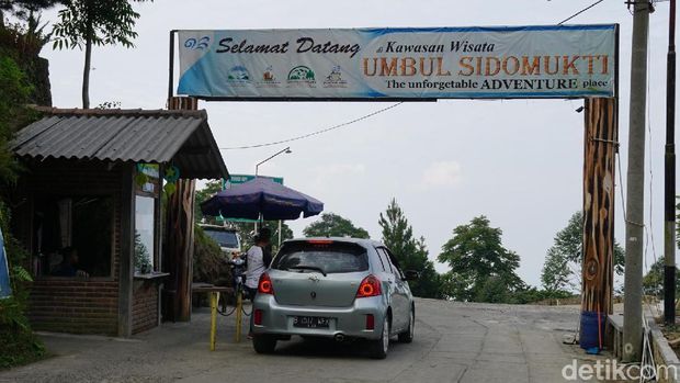 Gerbang masuk kawasan Umbul Sidomukti 