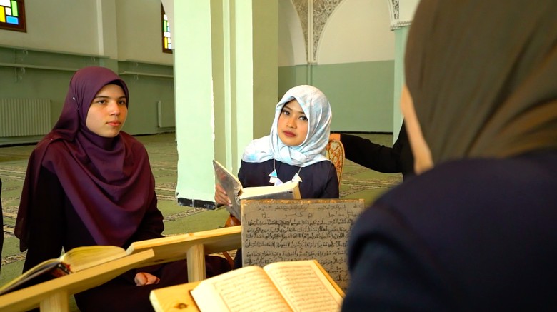 3 Cara Menghafal Alquran yang Bisa Dicoba 3 Cara Menghafal Alquran yang Bisa Dicoba