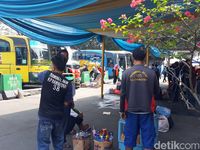 Cara Terminal Kampung Rambutan Atur Pedagang Asongan