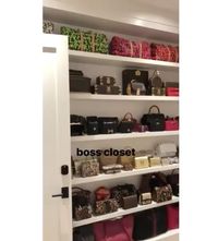 Intip Lemari Kris Jenner yang Bikin Iri, Isinya Seperti dalam Butik