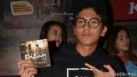 Iqbaal Ramadhan mengenalkan DVD ‘Dilan 1990’. Foto: Ismail/detikHOT