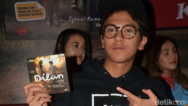 Siap-siap Baper Lagi, Nonton Dilan 1990 Kini Bisa Lewat DVD Siap-siap Baper Lagi, Nonton Dilan 1990 Kini Bisa Lewat DVD