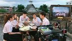 Gantengnya Aktor Thailand, Kao Jirayu Saat Sedang Masak Hingga Makan Seafood