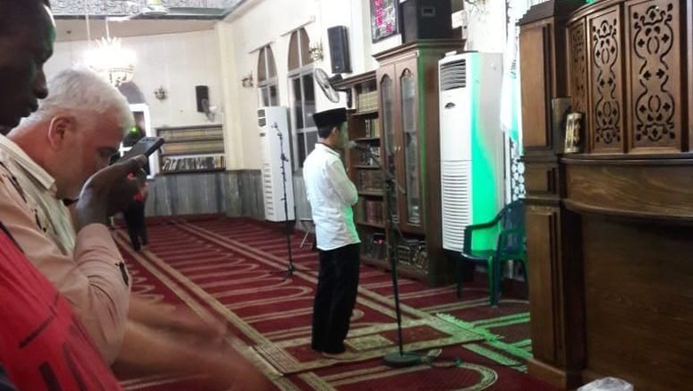 Membanggakan, Mahasiswa RI Jadi Imam Rutin Tarawih di Lebanon Membanggakan, Mahasiswa RI Jadi Imam Rutin Tarawih di Lebanon
