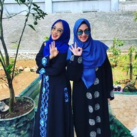 Dina Lorenza terjun menjadi kader Partai Demokrat pada Februari 2018 lalu. Terjunnya Dina ke parpol ini merupakan ajakan dari rekannya, Inggrid Kansil. Foto: Instagram/DinaLorenza1975