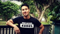 Semua hal butuh proses begitu juga seperti yang dialami Bobby. Sebelum dikenal sebagai Youtuber berbadan kekar Bobby dulunya sering diledek Si Kurus. (Foto: Instagram/bobbyida)