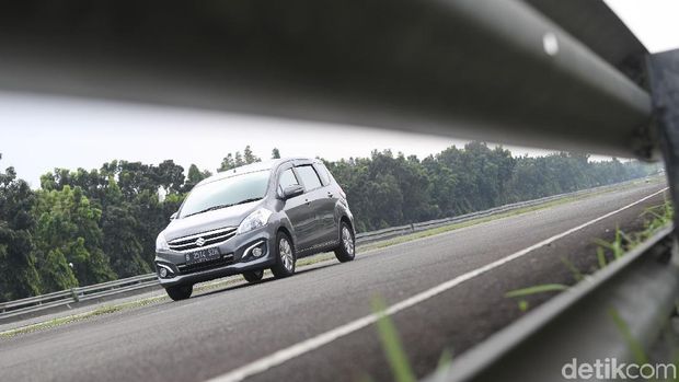 detikoto melakukan uji irit dari 6 mobil tipe MPV dari berbagai macam pabrikan di bridgestone sirkuit, Karawang. Ke enam mobil tersebut adalah Wuling Cortez, Suzuki Ertiga, Honda Mobilio, Daihatsu Xenia, Toyota Avanza dan Mitsubishi Xpander. Grandyos Zafna/detikcom